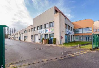 Location locaux d'activité - Proche A4 et RER  à Émerainville - 77184