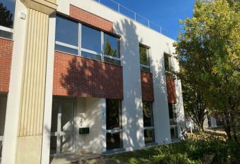 Location activité/entrepôt Émerainville (77184) - 362 m²  à Émerainville - 77184
