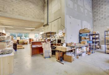 Location entrepôt - Proche Paris et RER E  à Émerainville - 77184