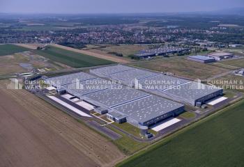 Location entrepôts - Proximité autoroutes et gares  à Ensisheim - 68190