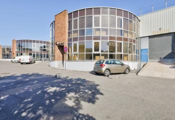 Local d'activité à louer - Proximité A86, A4, N34, RER A et E  à Fontenay-sous-Bois - 94120