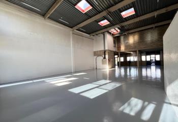 Location entrepôt - Proche A86, RER C et Orly  à Fresnes - 94260