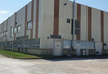 Local d'activités à louer - Accès poids lourds et aire de manœuvre