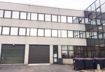 Location entrepôt - Proche A4, A6, RER C et Orly  à Ivry-sur-Seine - 94200