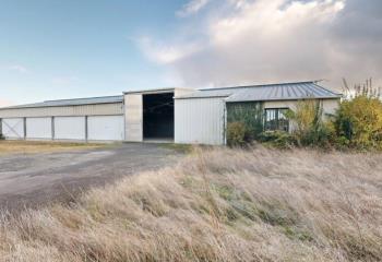 Local d'activité à louer - Axe Nantes Rennes - 2338 m² de terrain  à Jans - 44170