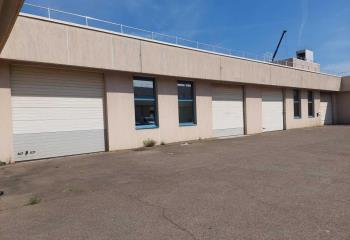 Location activité/entrepôt La Verrière (78320) - 698 m²
