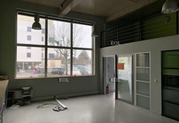 Local d'activité à louer - Proche gare et autoroutes  à La Verrière - 78320