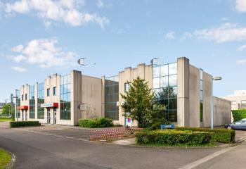 Location activité/entrepôt La Verrière (78320) - 261 m²