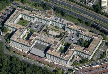 Local d'activités tertiaires à louer - Proche A86 et Orly  au Plessis-Robinson - 92350