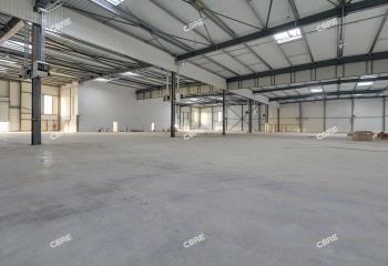 Location entrepôt - Proximité A1, A3, A104 et RER D  au Thillay - 95500