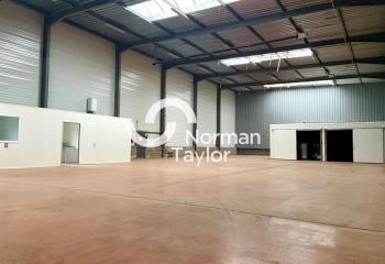 Local d'activité à louer - Accès rapide autoroutes  à Lozanne - 69380