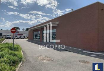 Local d'activité à louer - Proximité autoroutes  à Montauroux - 83440