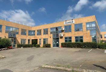 Local d'activité à louer - Proximité N12, N10, A12  à Montigny-le-Bretonneux - 78180