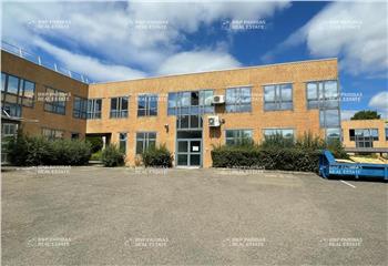 Bâtiment d'activité/bureaux à louer  à Montigny-le-Bretonneux - 78180