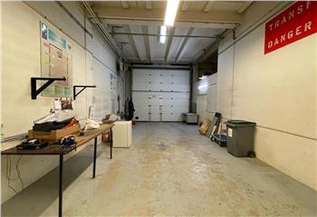 Location local d'activité - Proximité de la gare  à Osny - 95520