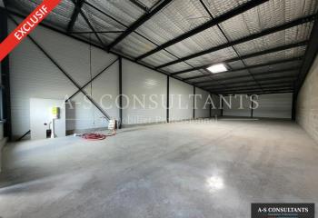 Local d'activité à louer - Proche axe principal  à Revel-Tourdan - 38270