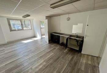 Local d'activité à louer - Proche A1 et A3  à Roissy-en-France - 95700