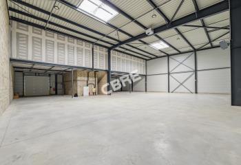 Local d'activité à louer - Proximité aéroport et autoroutes  à Roissy-en-France - 95700