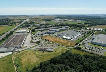 Entrepôt à louer - Proche axes autoroutiers et communes