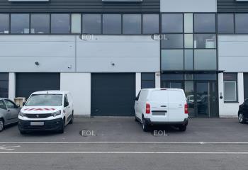 Local d'activité à louer - Accès A86, A1, N1, RER A, B, Métro 13  à Saint-Denis - 93200