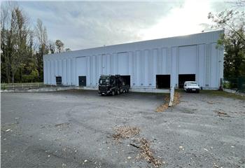 Location bâtiment indépendant - Proche axes routiers  à Saint-Ouen-l'Aumône - 95310