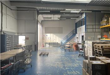 Location local d'activité - Parc Victor Hugo - Métro 13 et 14  à Saint-Ouen - 93400