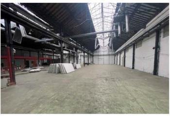 Location entrepôt - Proche A86, RER C et métro  à Saint-Ouen - 93400