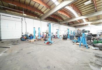 Location activité/entrepôt (69800) - 680 m²  à Saint-Priest - 69800