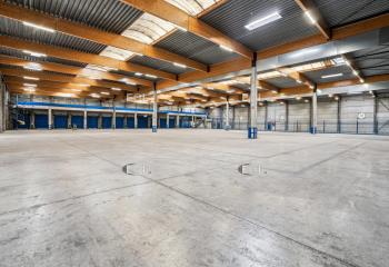 Bâtiment industriel à louer - Proximité A4 et A104  à Saint-Thibault-des-Vignes - 77400