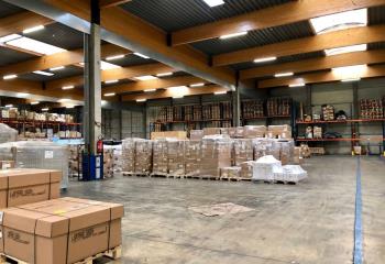 Location entrepôt - Proche Francilienne  à Saint-Thibault-des-Vignes - 77400