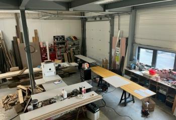 Local d'activité à louer - Accès facile et parking privé