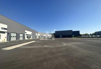 Location cellules d'activité - Proximité A5 et RER D  à Savigny-le-Temple - 77176