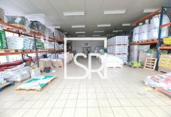 Location local d'activités - proche de la sortie d'autoroute A89