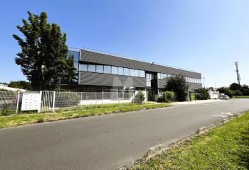 Location local d'activité - Proximité A5 et RER D  à Tigery - 91250