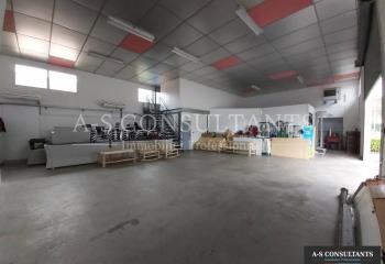 Local d'activité à louer - Proche A46 et aéroport