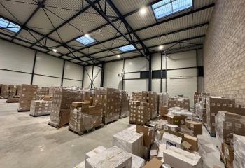 Cellule de stockage à louer - Proche transports  à Vaires-sur-Marne - 77360