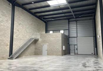 Location entrepôt - Proche Transilien et A4  à Vaires-sur-Marne - 77360