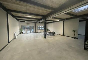 Location ateliers - Zone d'activité - 383 stationnements  à Vaux-le-Pénil - 77000
