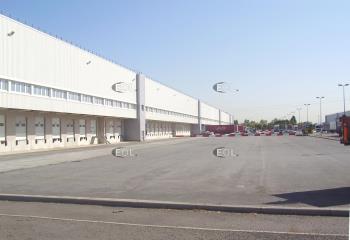 Cellule logistique à louer - Proche autoroutes et accès immédiat