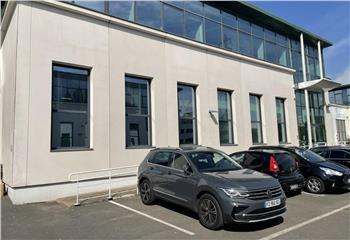 Location activité/entrepôt Villeneuve-la-Garenne (92390) - 1860 m²  à Villeneuve-la-Garenne - 92390