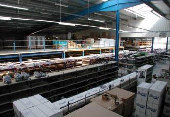 Location entrepôt - Voirie poids lourds  à Villeneuve-le-Comte - 77174