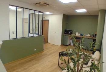 Bureau à vendre Bussy-Saint-Georges (77600) - 64 m²  à Bussy-Saint-Georges - 77600