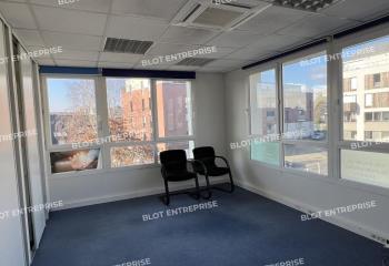 Vente de bureaux avec espace kitchenette  à Cesson-Sévigné - 35510