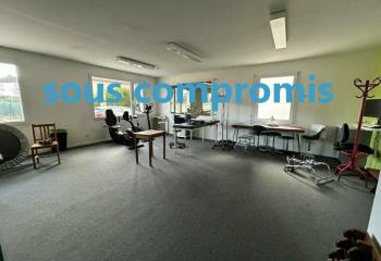 Bureau à vendre sur axe passant