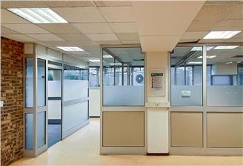 Bureaux à vendre à - Métro Charenton-Ecoles  à Charenton-le-Pont - 94220