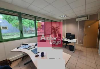Vente bureaux - Zone des Gravanches - 40 places de parking  à Clermont-Ferrand - 63000
