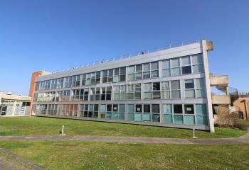 Vente bureaux - Proche Airbus, bus et aéroport
