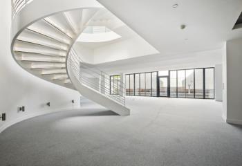 Vente bureaux duplex, proche RER La Défense et bus  à Courbevoie - 92400