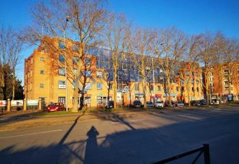 Vente bureaux - Proche RER D et Tram T12