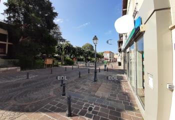 Vente bureaux Village - Proximité commerces et transports  à Créteil - 94000